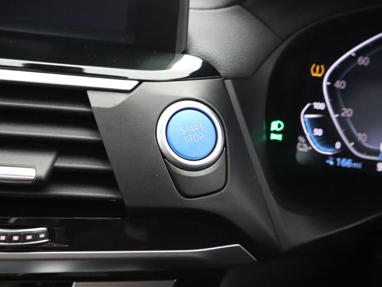BMW IX3 80kWh Premier Edition — image 34