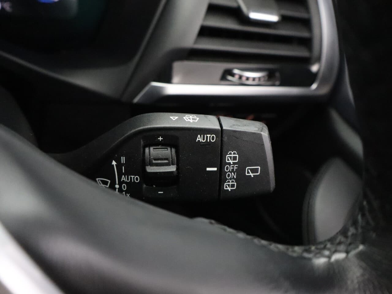 BMW IX3 80kWh Premier Edition — image 46