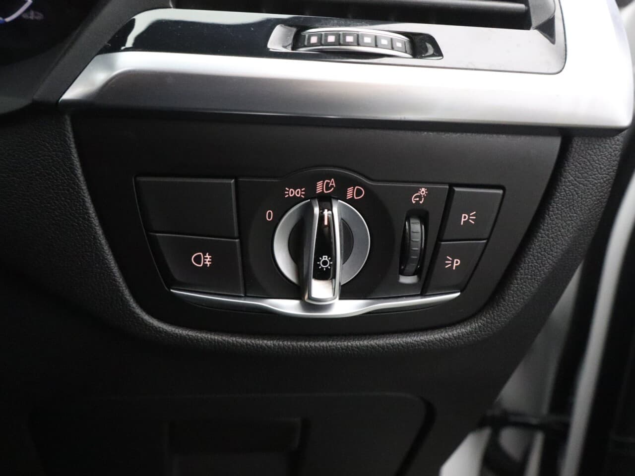 BMW IX3 80kWh Premier Edition — image 47
