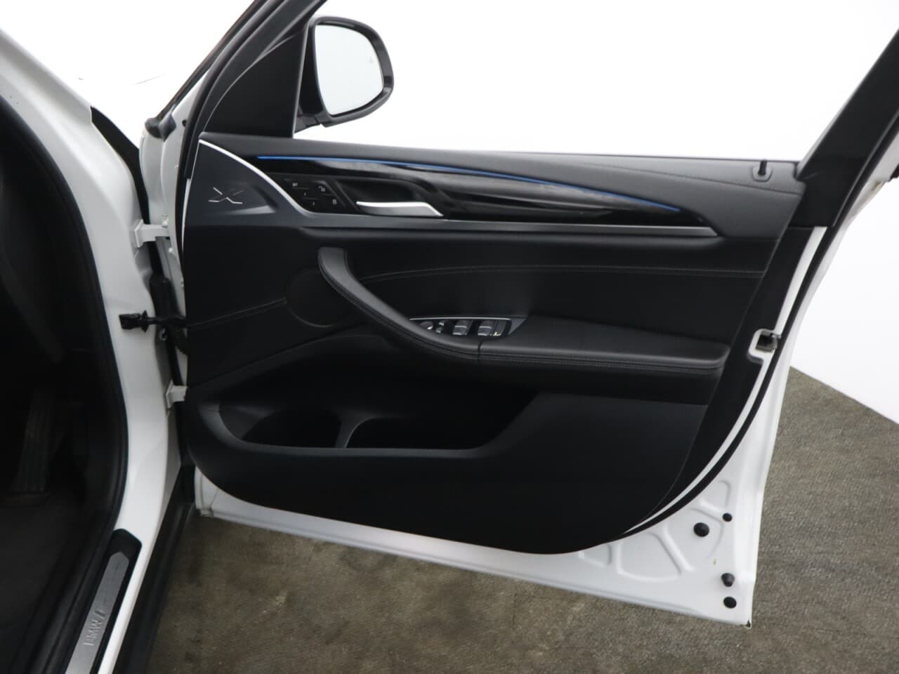 BMW IX3 80kWh Premier Edition — image 54