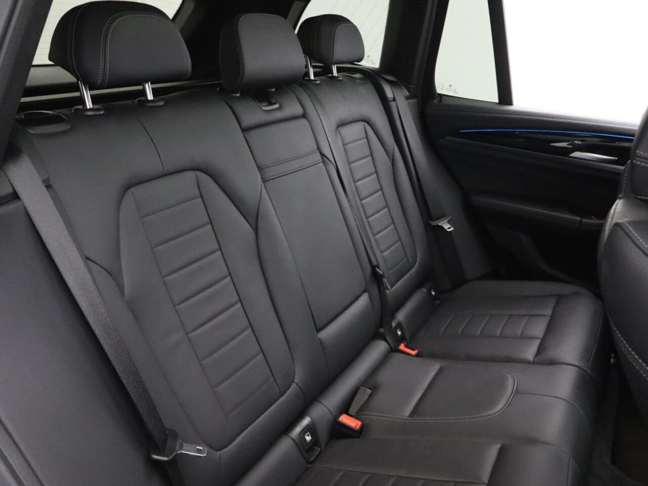 BMW IX3 80kWh Premier Edition — image 50