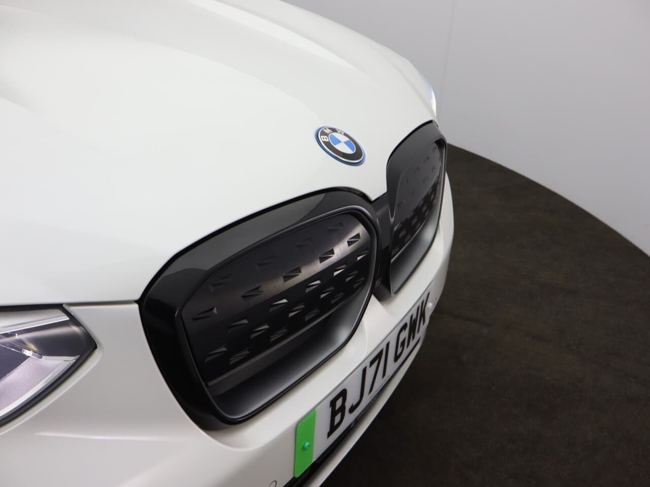 BMW IX3 80kWh Premier Edition — image 66