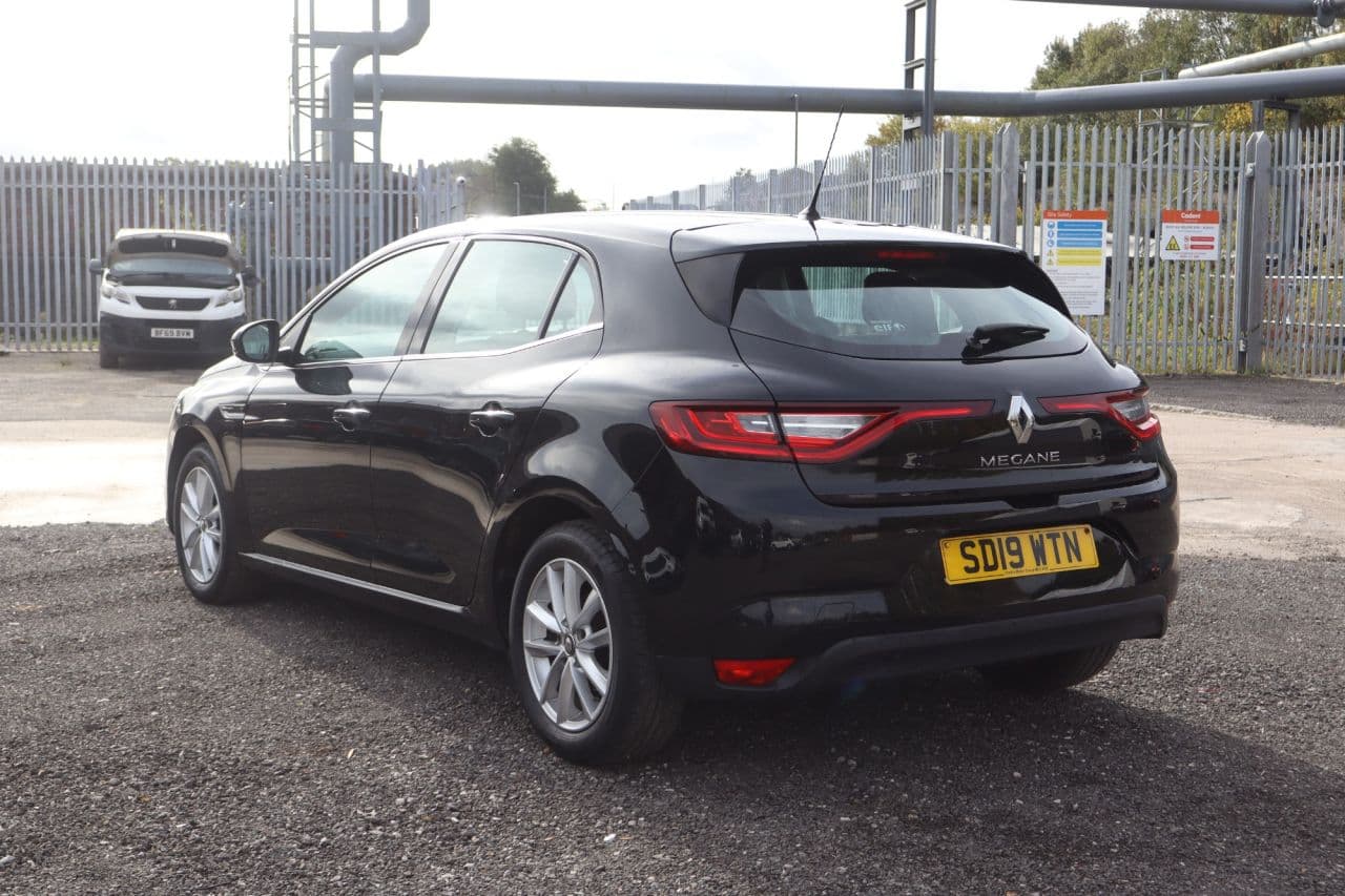 Renault Megane 1.3 TCe Play — image 8
