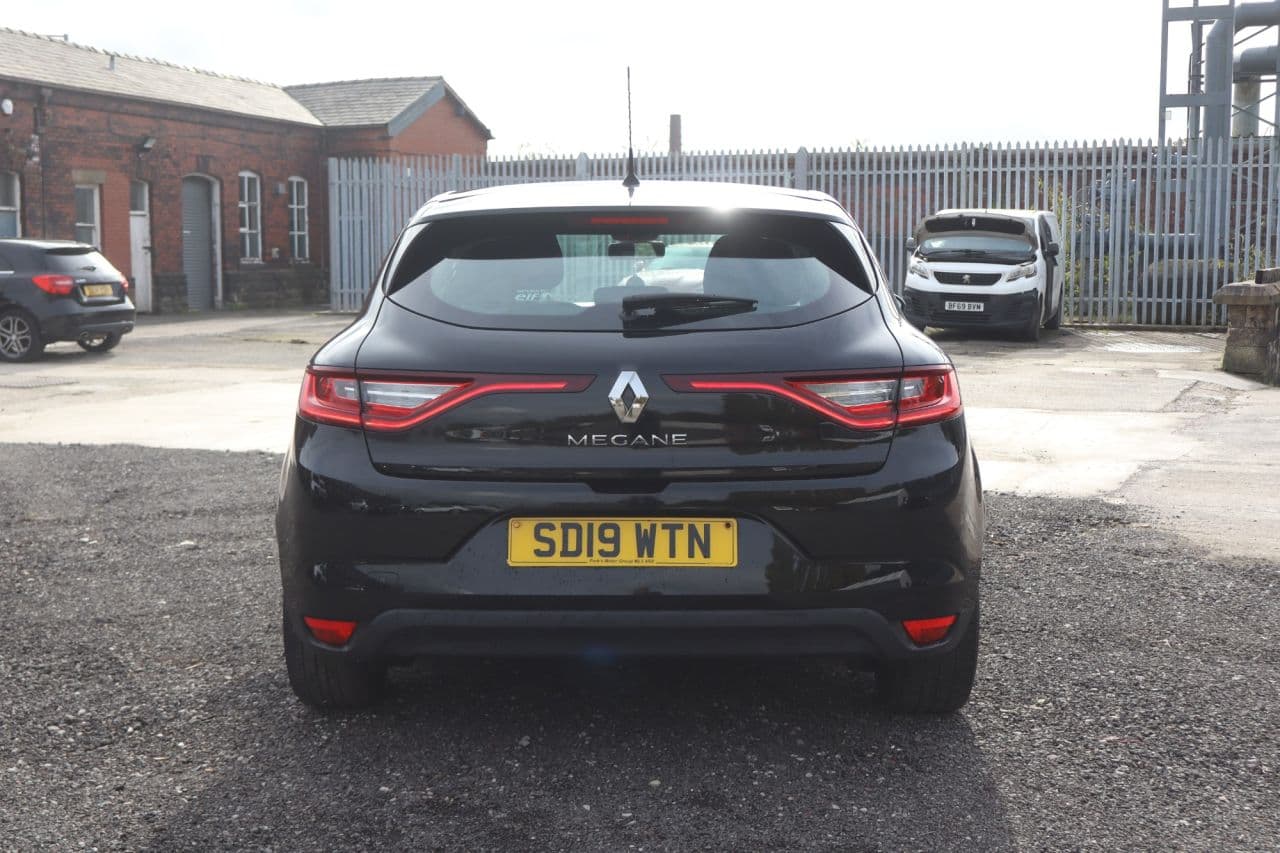 Renault Megane 1.3 TCe Play — image 9