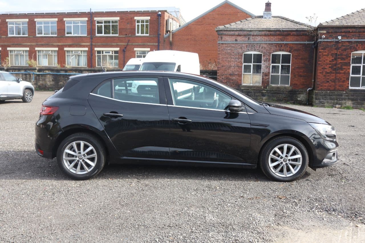 Renault Megane 1.3 TCe Play — image 11