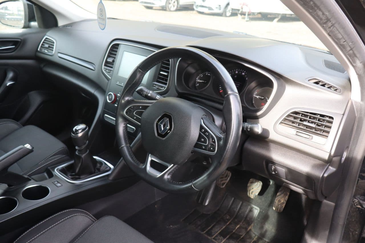 Renault Megane 1.3 TCe Play — image 14