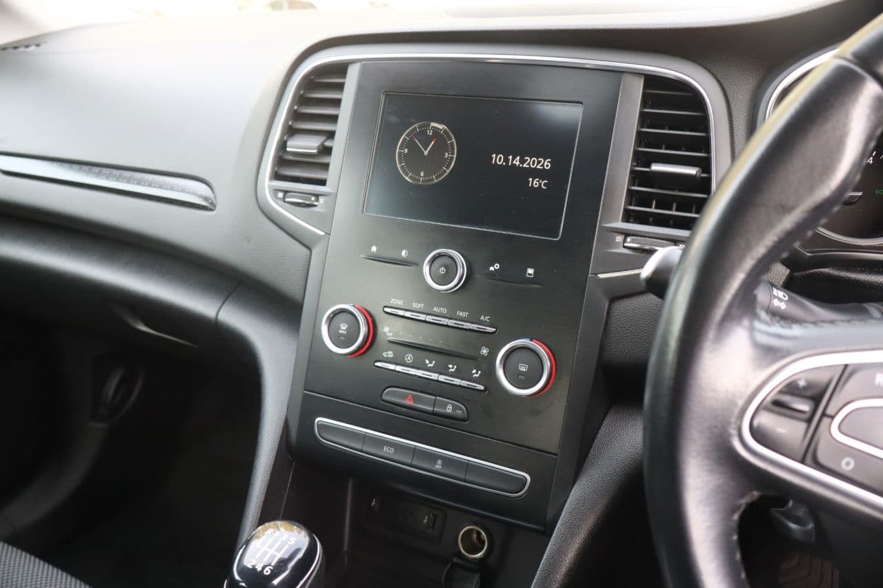Renault Megane 1.3 TCe Play — image 21