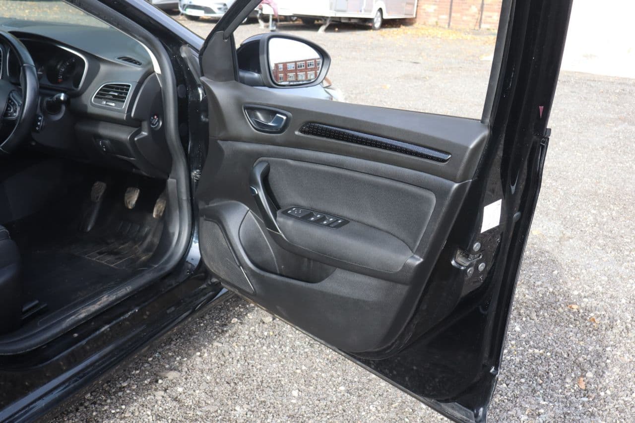 Renault Megane 1.3 TCe Play — image 44