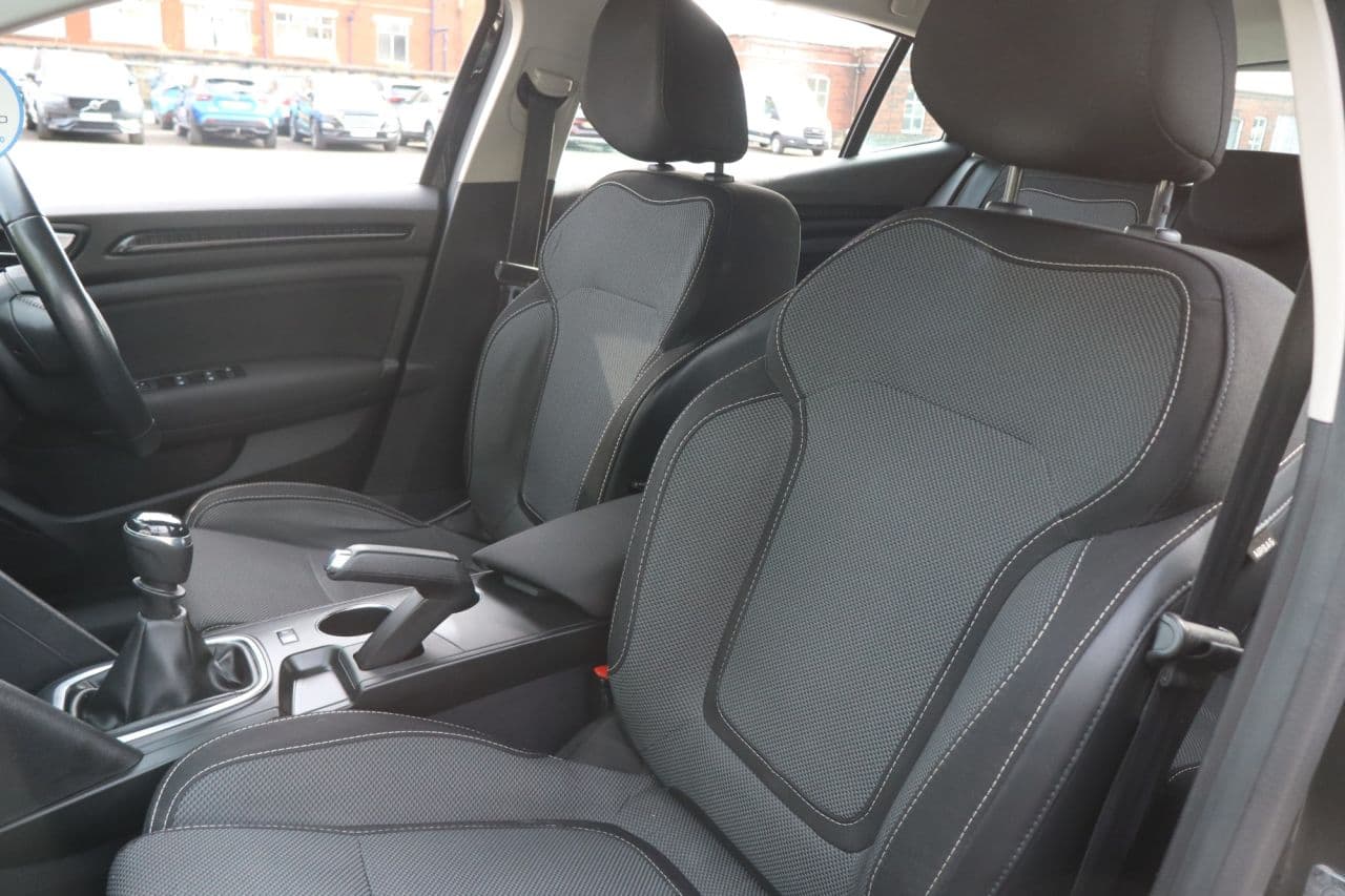Renault Megane 1.3 TCe Play — image 39