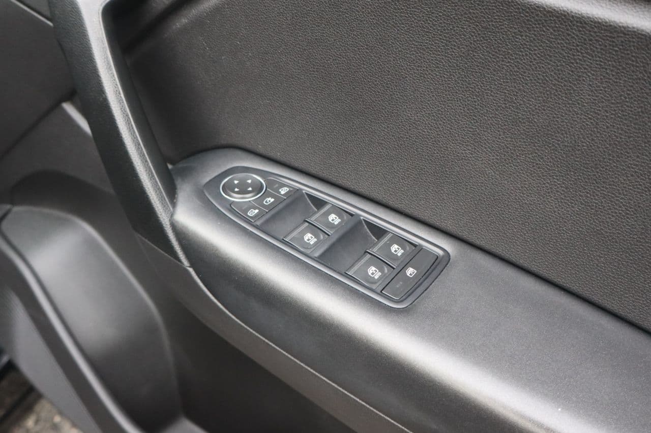 Renault Captur 1.0 TCe Iconic — image 45