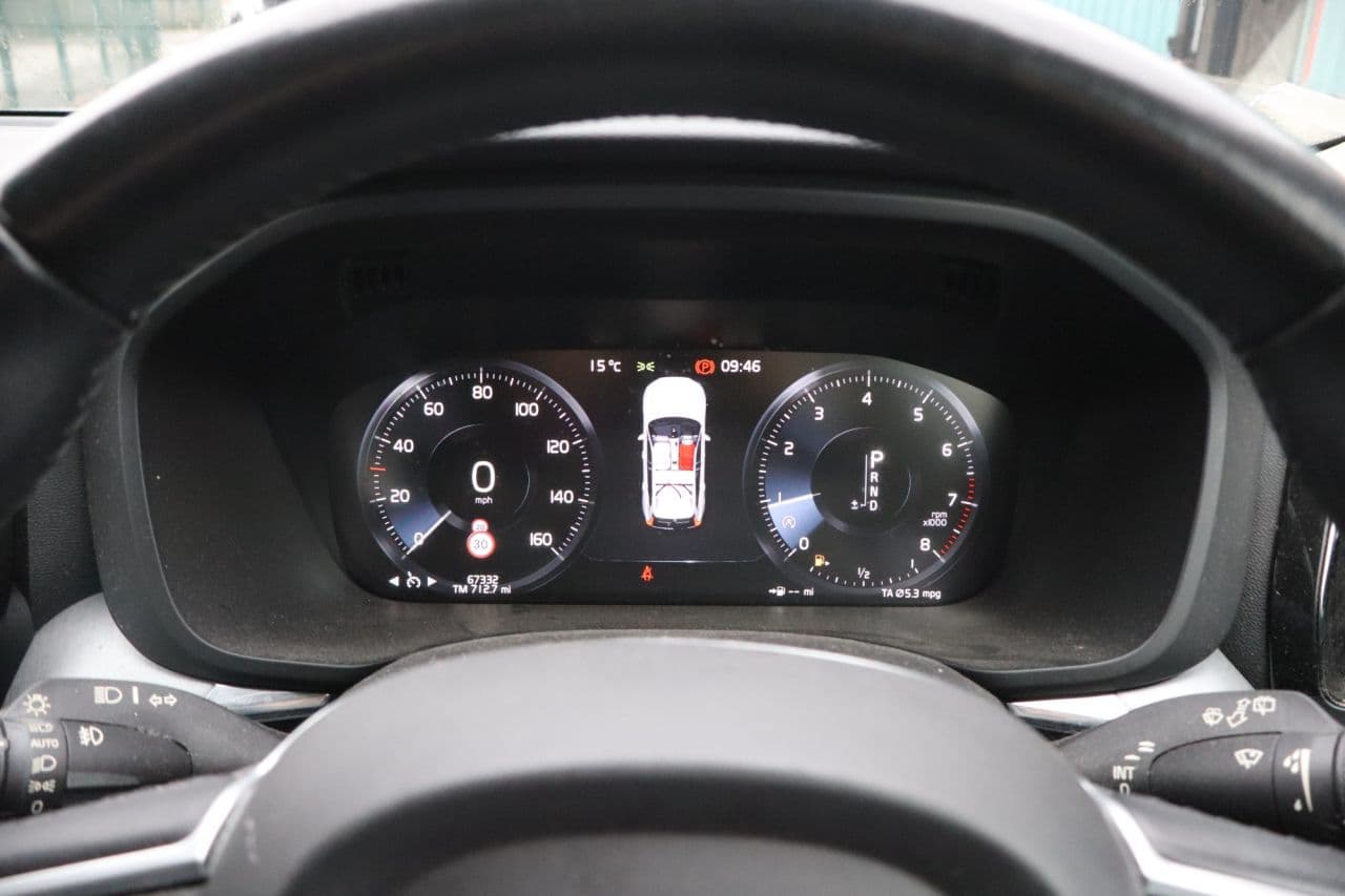 Volvo XC60 2.0 T5 Momentum — image 7