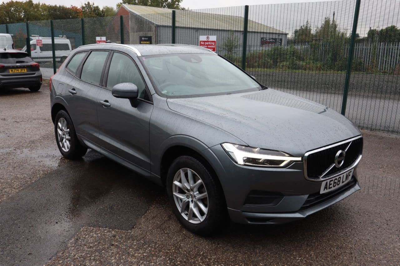 Volvo XC60 2.0 T5 Momentum view 1
