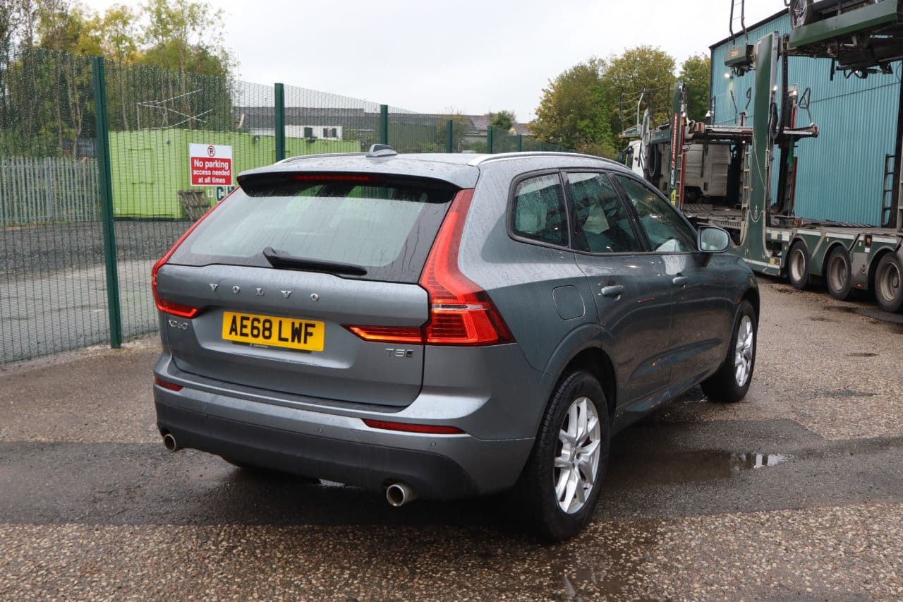 Volvo XC60 2.0 T5 Momentum — image 3