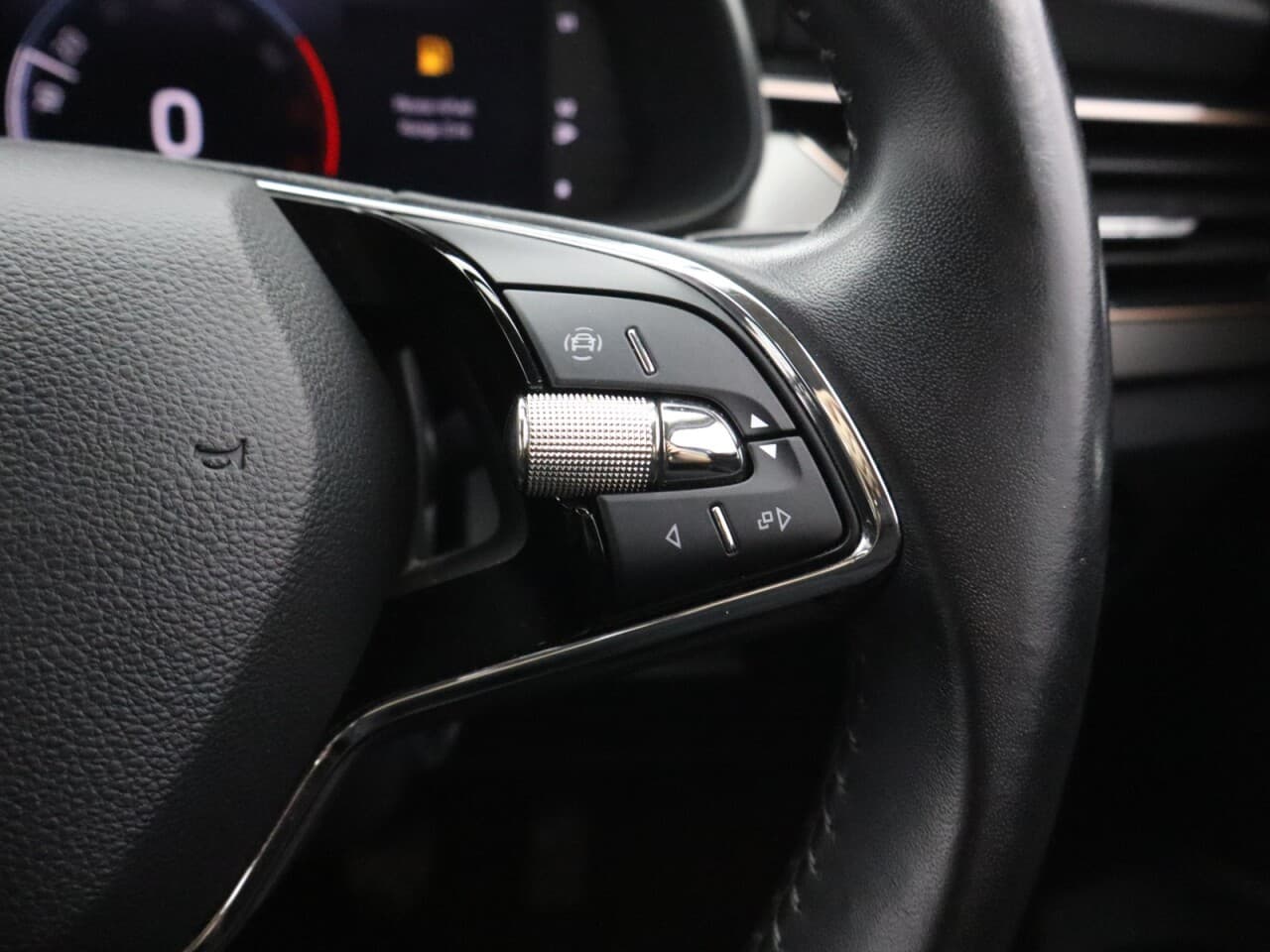 Skoda Scala 1.0 TSI SE L — image 18