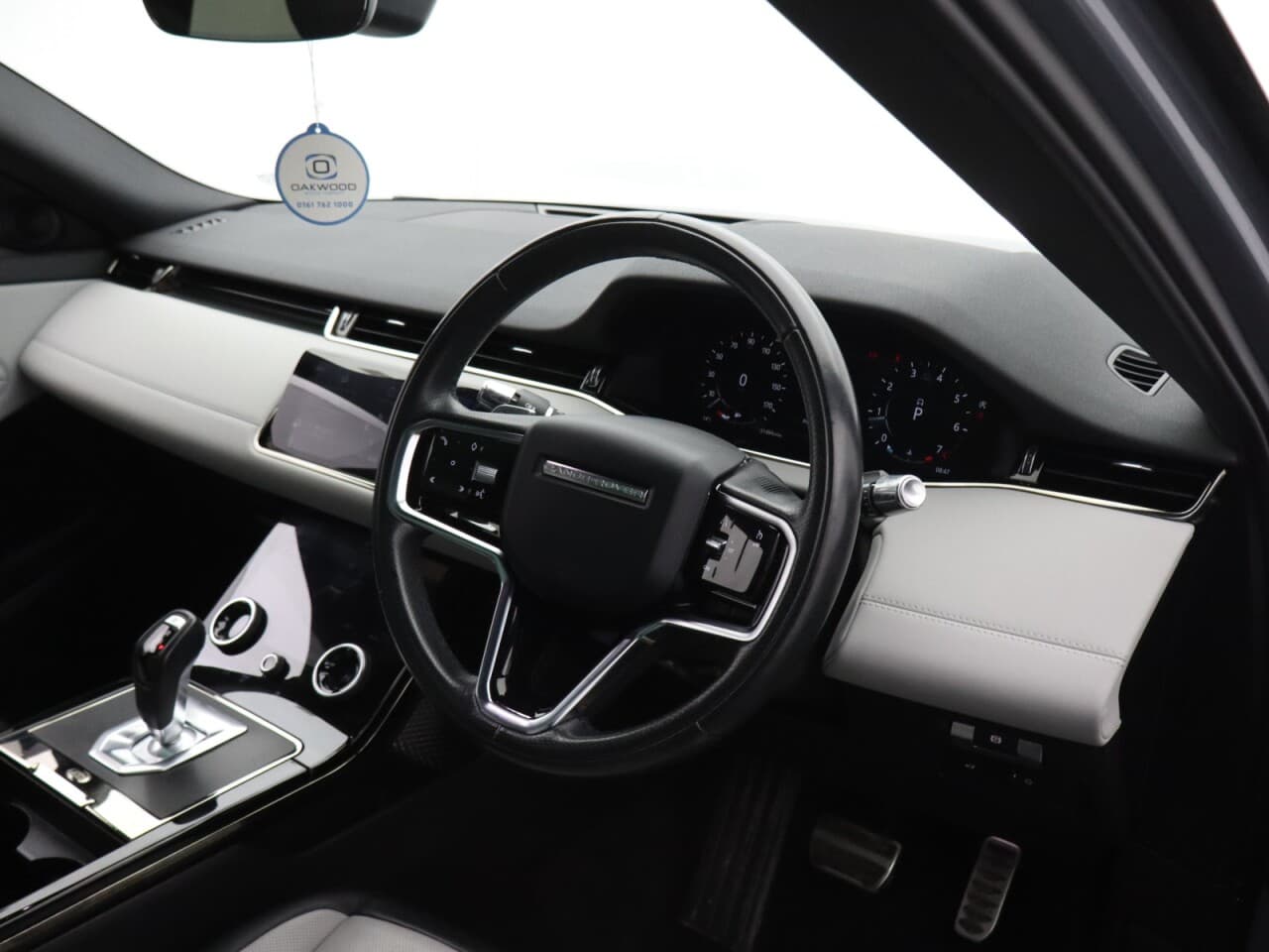 Land Rover Range Rover Evoque 2.0 P250 MHEV R-Dynamic SE — image 14