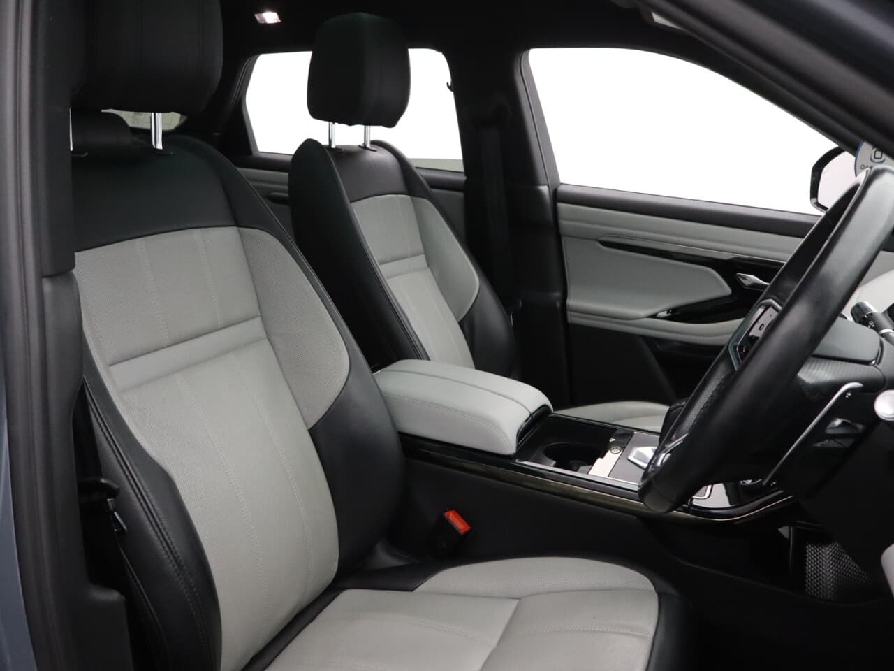 Land Rover Range Rover Evoque 2.0 P250 MHEV R-Dynamic SE — image 15