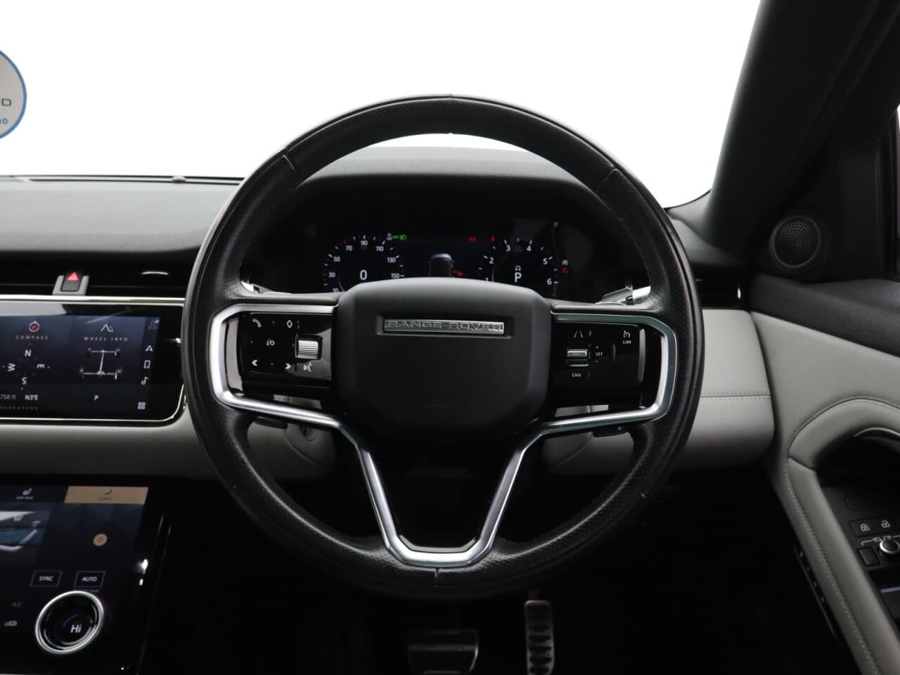 Land Rover Range Rover Evoque 2.0 P250 MHEV R-Dynamic SE — image 16