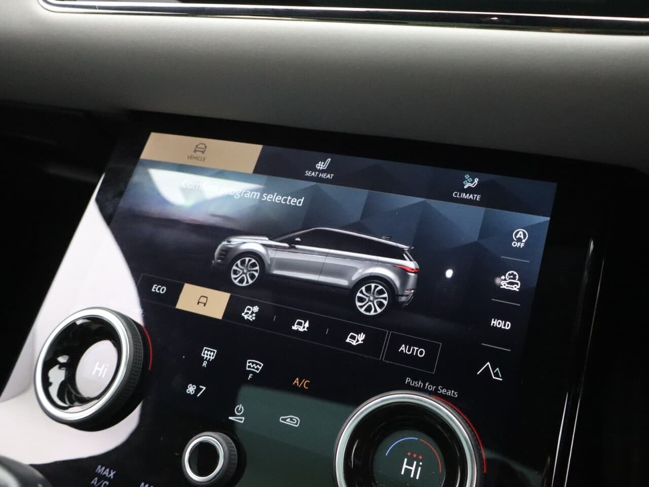 Land Rover Range Rover Evoque 2.0 P250 MHEV R-Dynamic SE — image 29