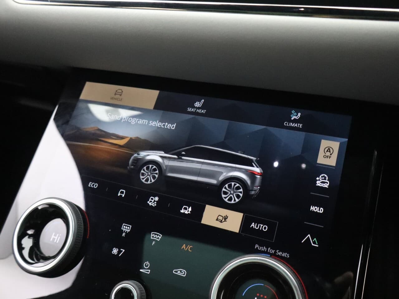 Land Rover Range Rover Evoque 2.0 P250 MHEV R-Dynamic SE — image 33