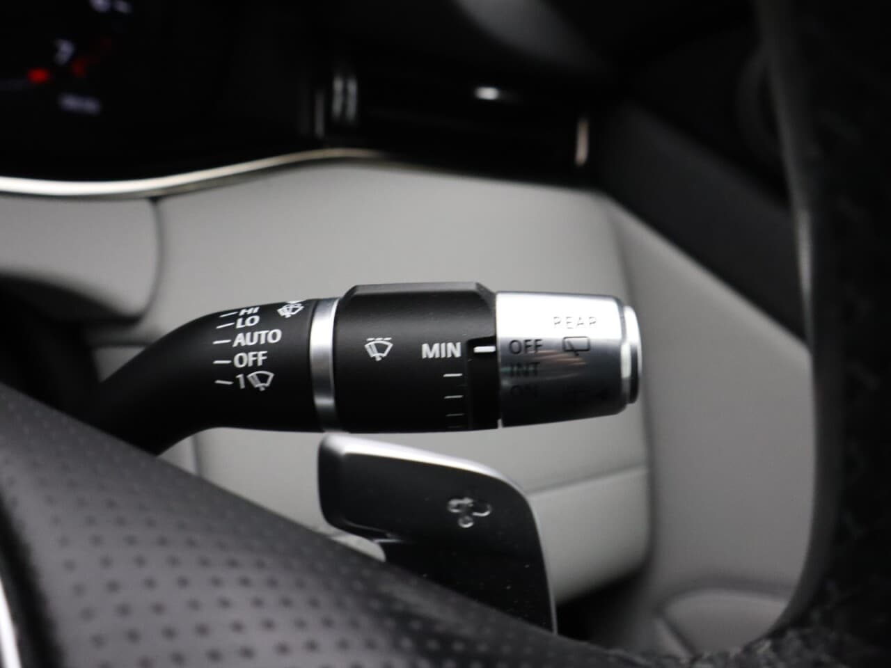 Land Rover Range Rover Evoque 2.0 P250 MHEV R-Dynamic SE — image 42