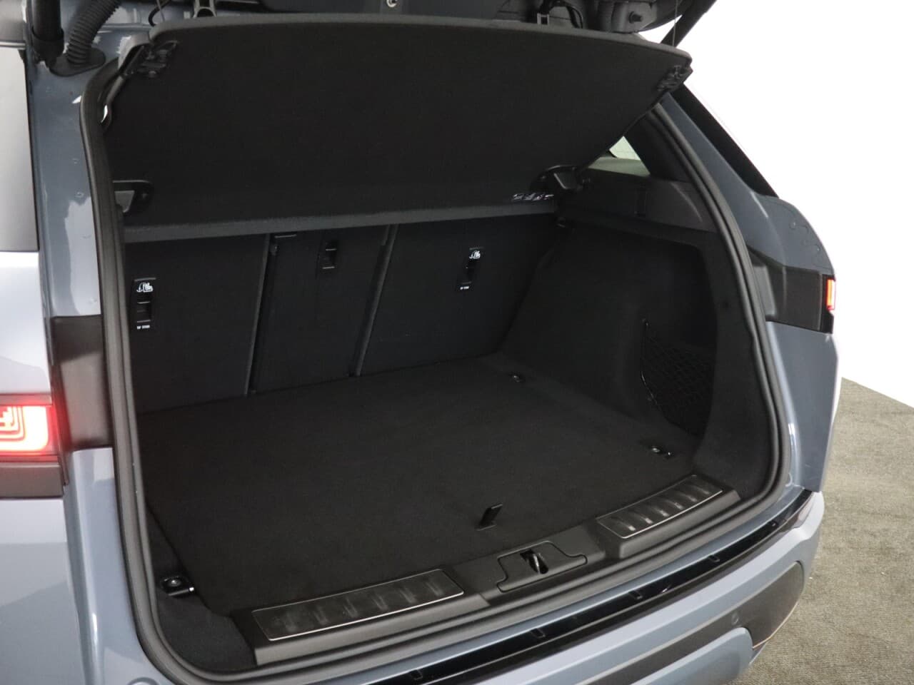 Land Rover Range Rover Evoque 2.0 P250 MHEV R-Dynamic SE — image 49