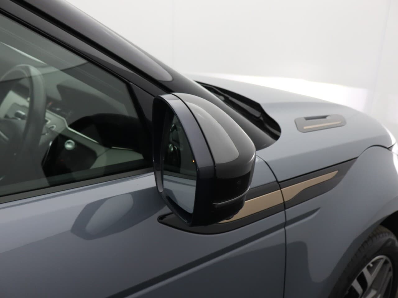 Land Rover Range Rover Evoque 2.0 P250 MHEV R-Dynamic SE — image 57