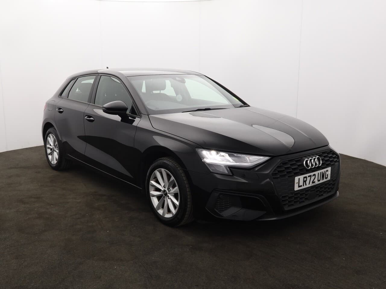 Audi A3 1.0 TFSI 30 Technik Sportback view 1