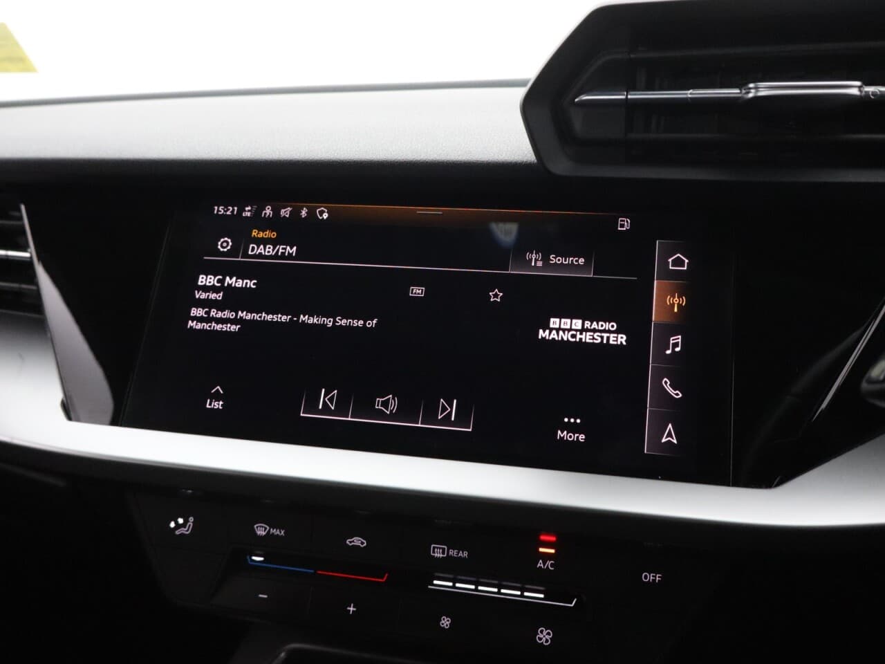 Audi A3 1.0 TFSI 30 Technik Sportback — image 32
