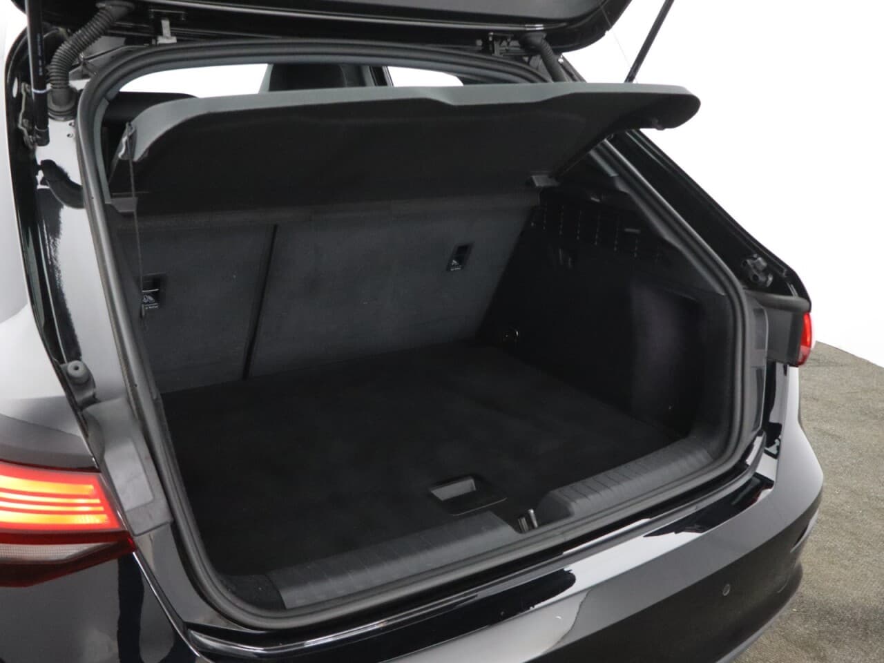 Audi A3 1.0 TFSI 30 Technik Sportback — image 44