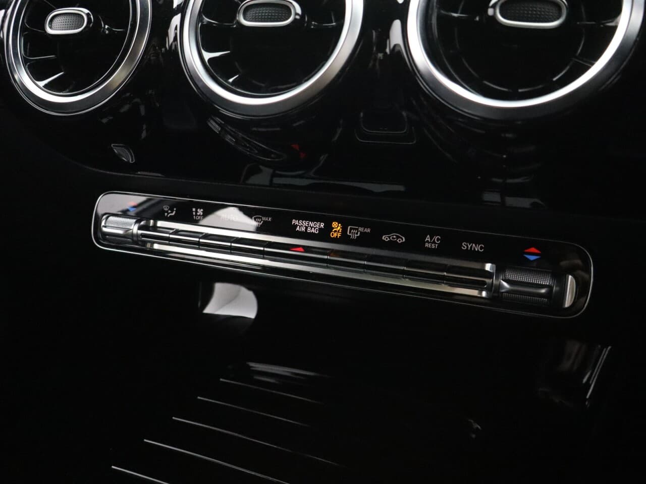 Mercedes-Benz A Class 1.3 A200 Sport (Executive) — image 29