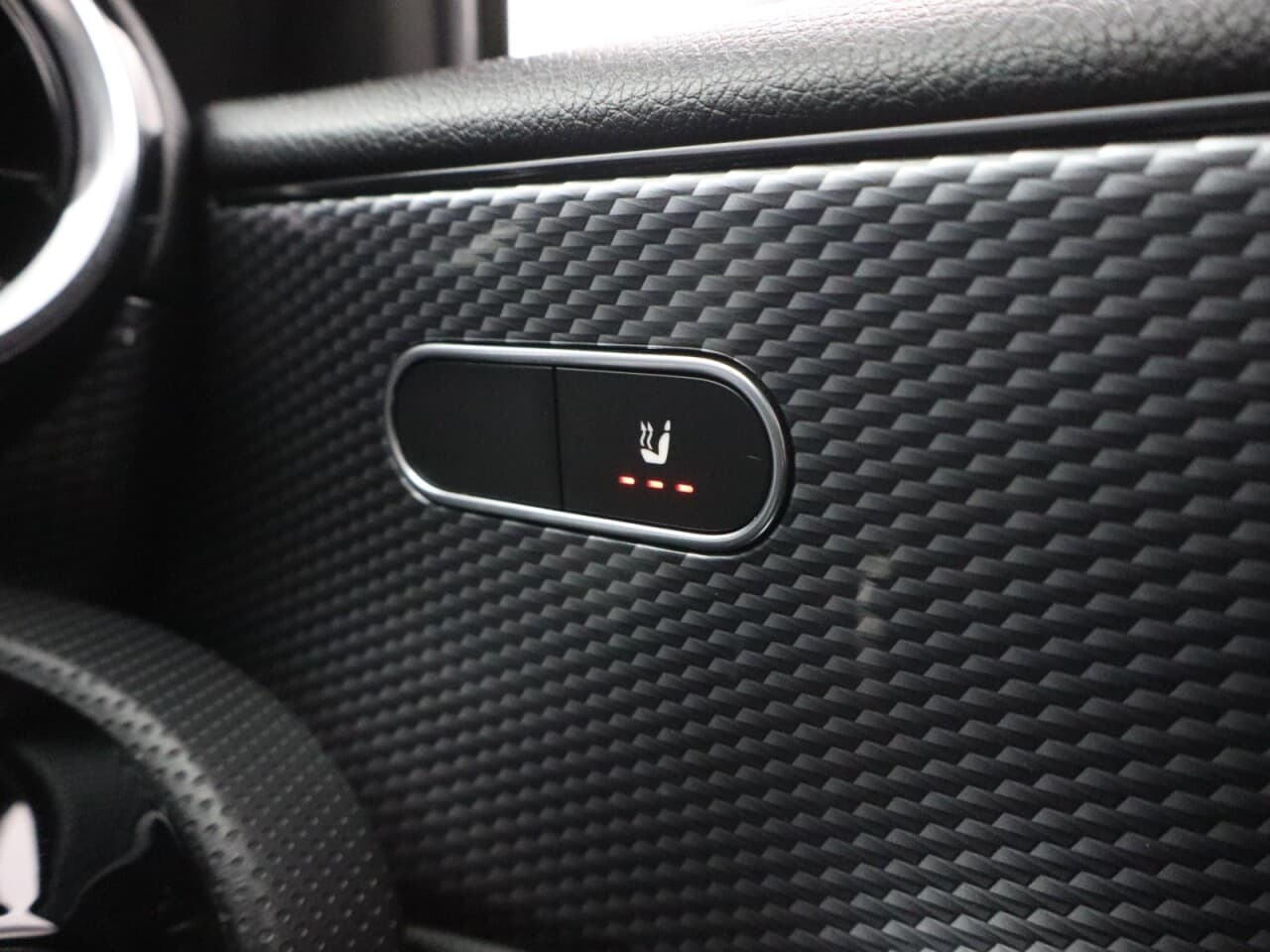 Mercedes-Benz A Class 1.3 A200 Sport (Executive) — image 30