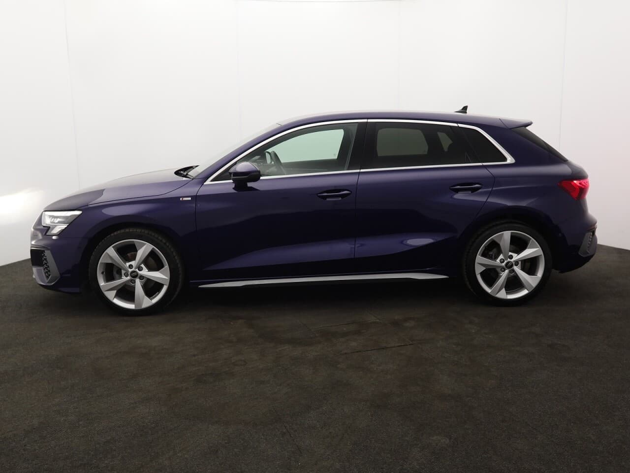 Audi A3 1.5 TFSI 35 S line Technology Pack Sportback — image 6