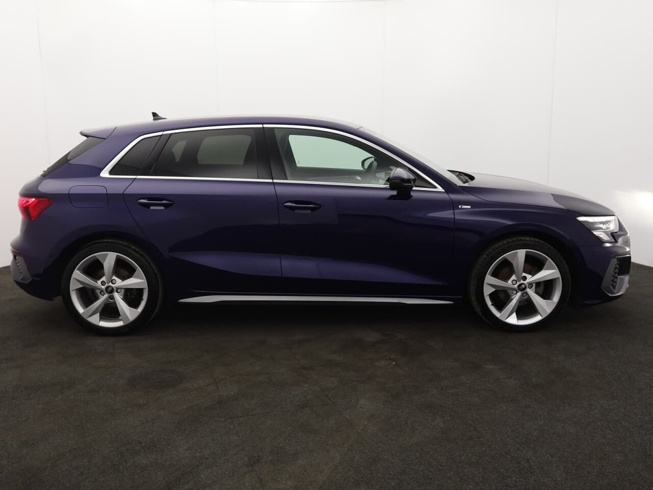 Audi A3 1.5 TFSI 35 S line Technology Pack Sportback — image 11