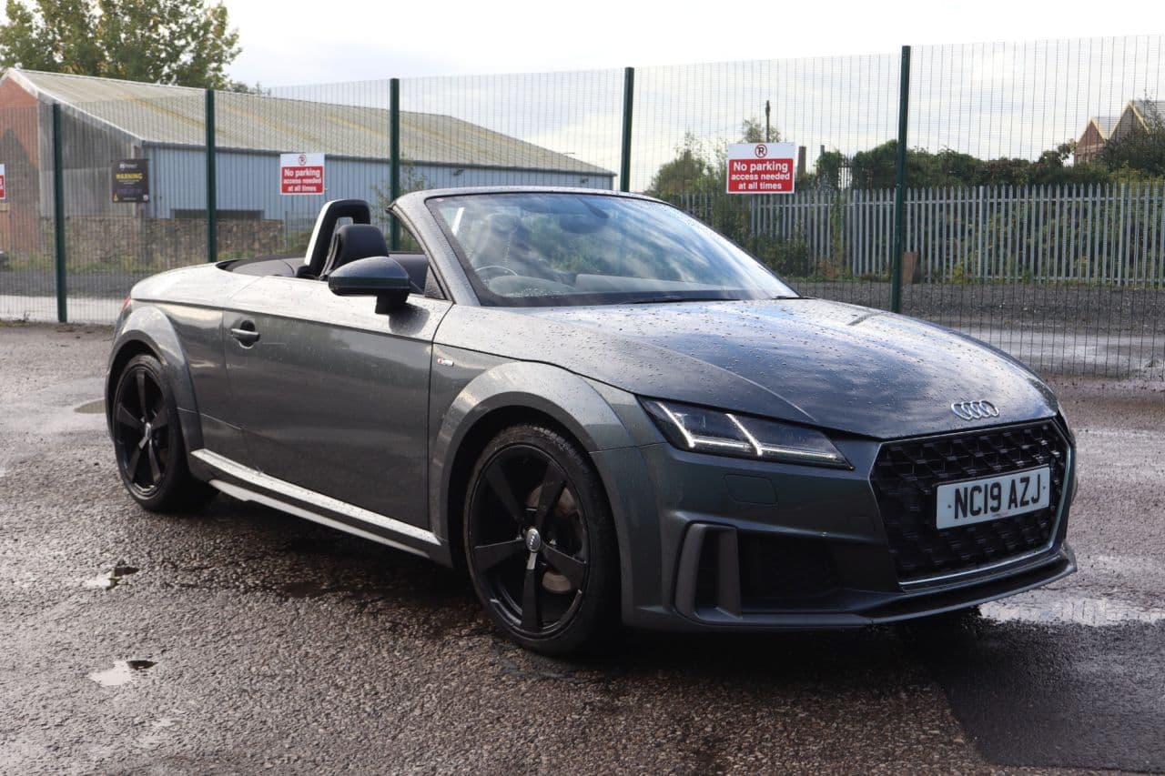 Audi Tt 2.0 TFSI 40 S line Roadster view 1