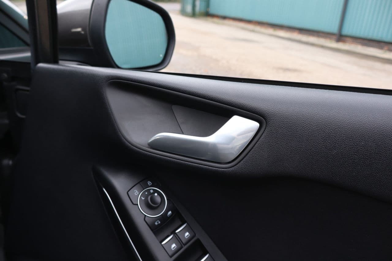 Ford Fiesta 1.0T EcoBoost MHEV ST-Line X Edition — image 48