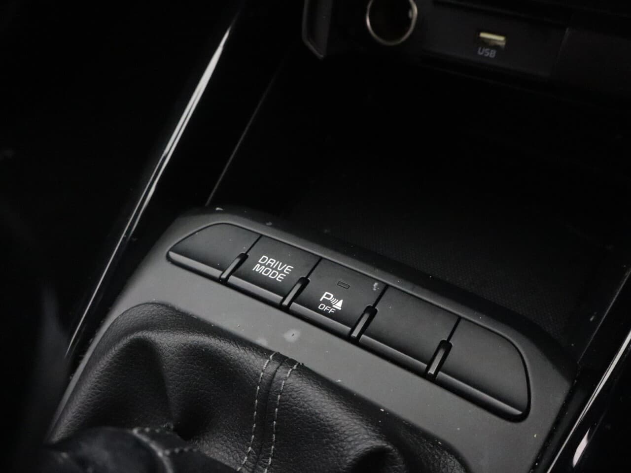 Kia Stonic 1.0 T-GDi MHEV Connect — image 24