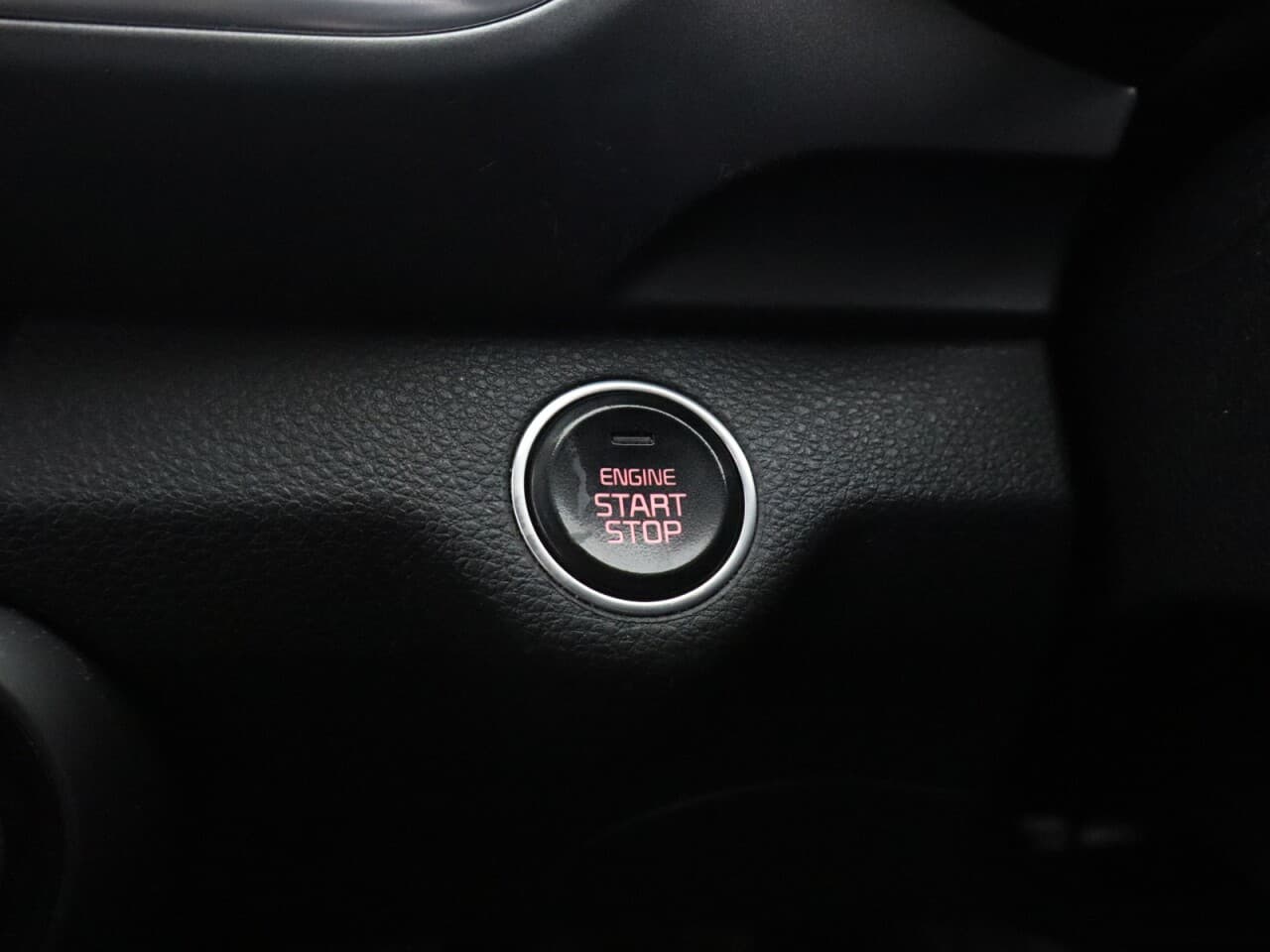 Kia Stonic 1.0 T-GDi MHEV Connect — image 35