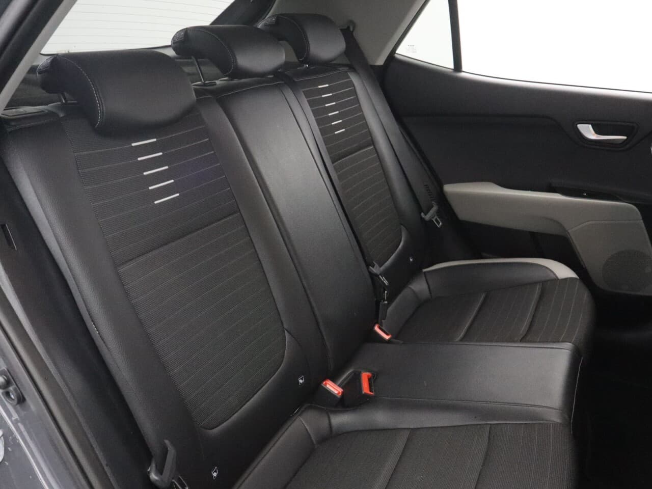 Kia Stonic 1.0 T-GDi MHEV Connect — image 40