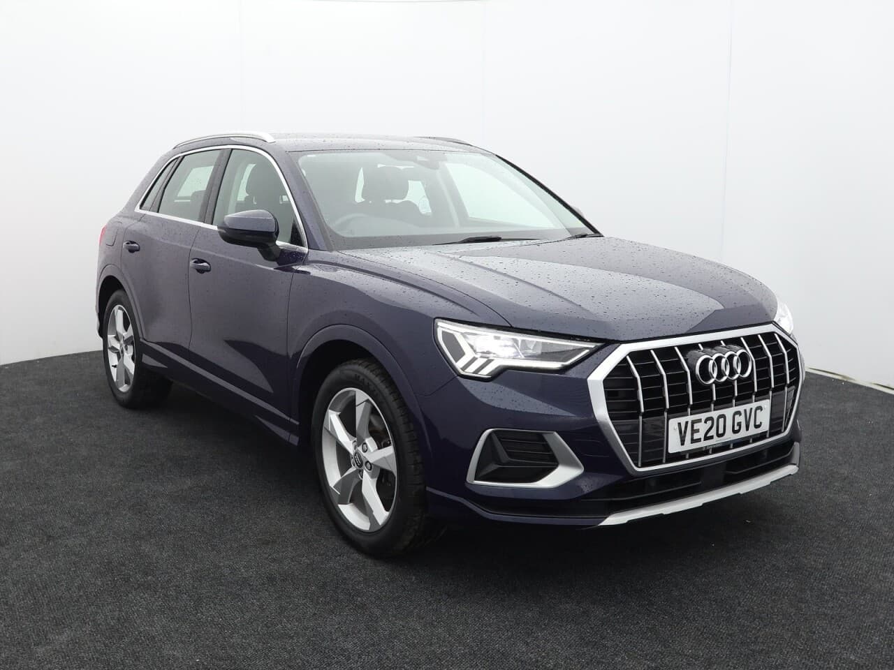 Audi Q3 1.5 TFSI CoD 35 Sport view 1