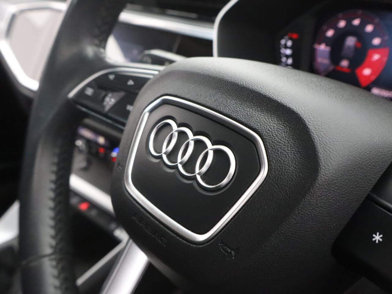 Audi Q3 1.5 TFSI CoD 35 Sport — image 17