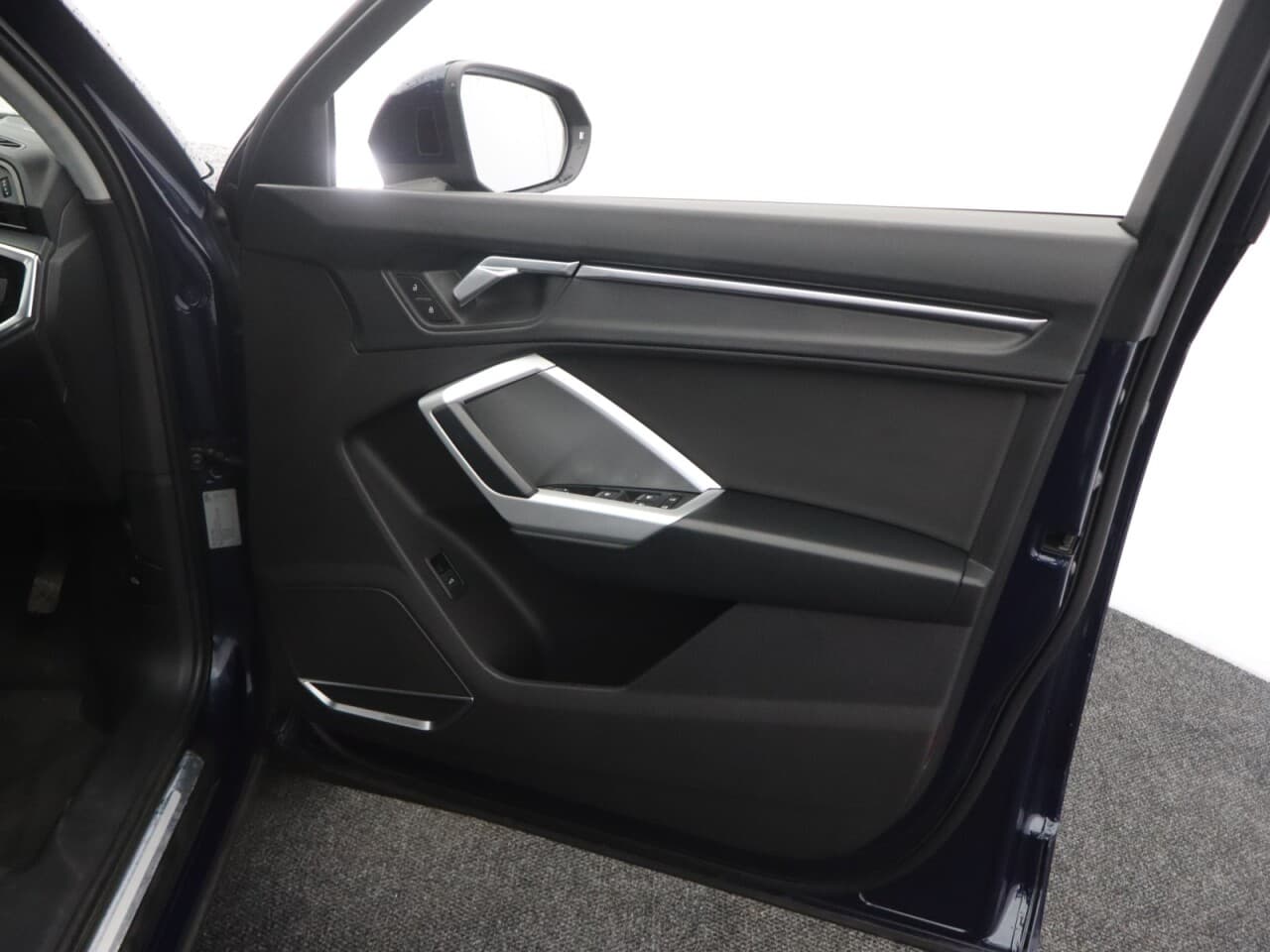 Audi Q3 1.5 TFSI CoD 35 Sport — image 42
