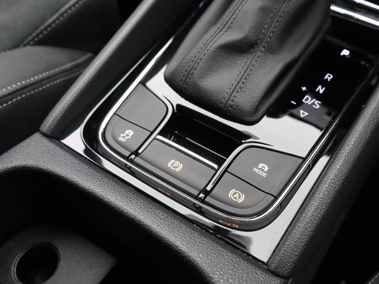 Skoda Karoq 1.5 TSI ACT SE L — image 27