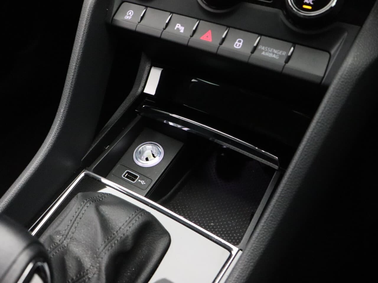 Skoda Karoq 1.5 TSI ACT SE L — image 28