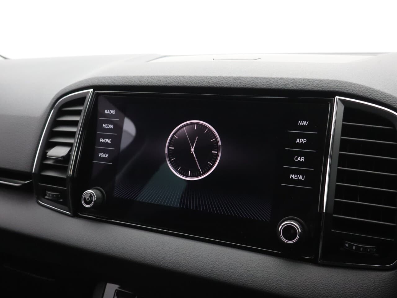 Skoda Karoq 1.5 TSI ACT SE L — image 32