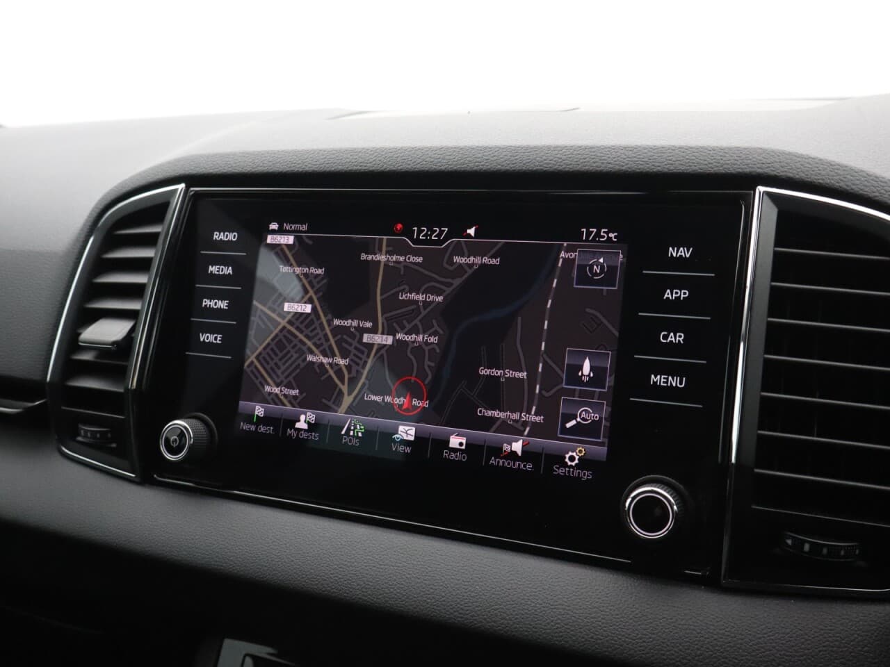 Skoda Karoq 1.5 TSI ACT SE L — image 37