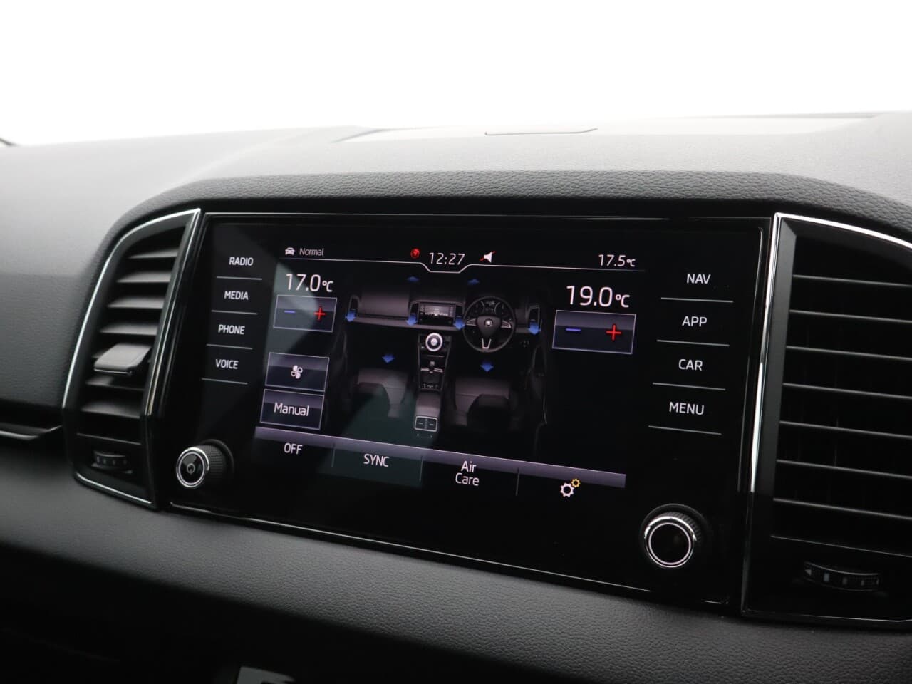Skoda Karoq 1.5 TSI ACT SE L — image 39