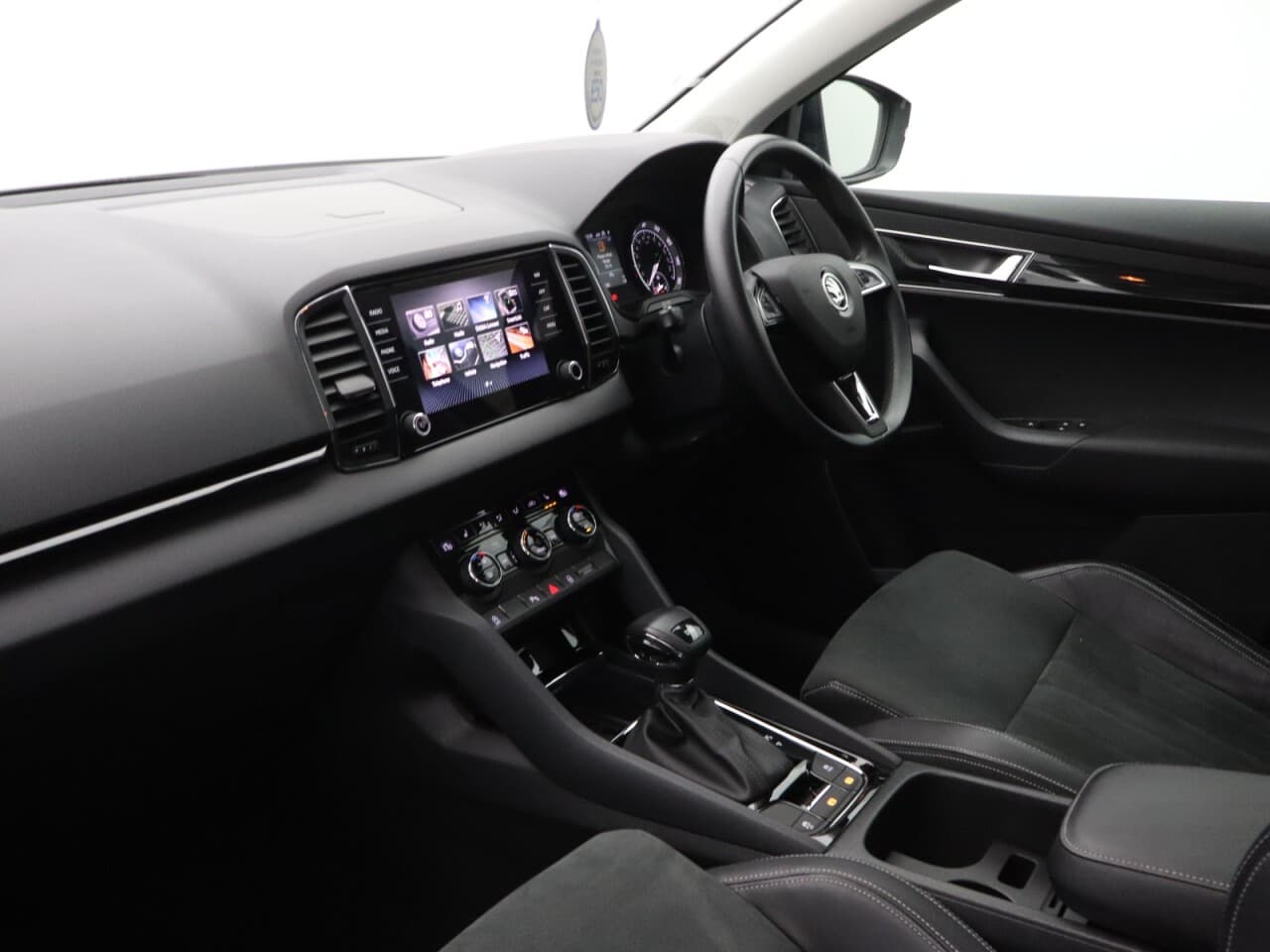 Skoda Karoq 1.5 TSI ACT SE L — image 44