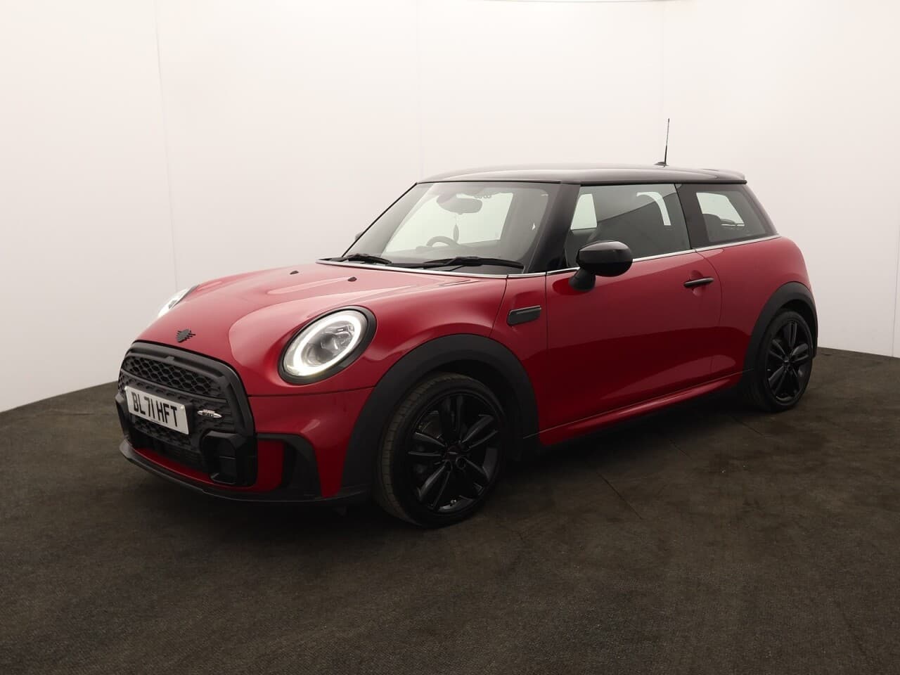 Mini Hatch 1.5 Cooper Sport (Nav Pack) — image 5