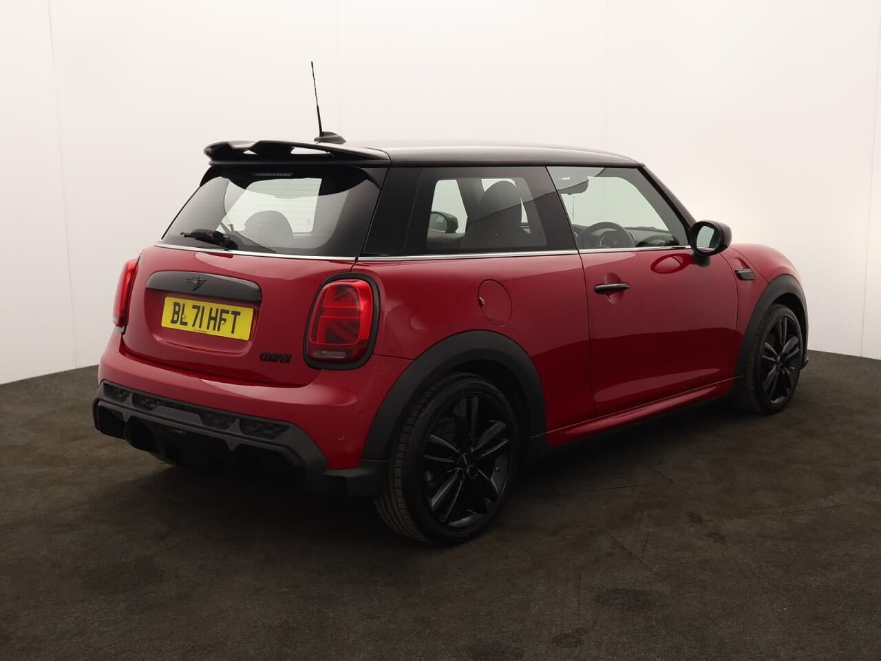 Mini Hatch 1.5 Cooper Sport (Nav Pack) — image 10