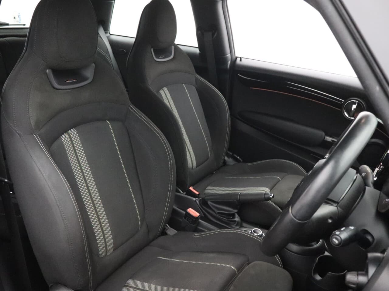 Mini Hatch 1.5 Cooper Sport (Nav Pack) — image 14